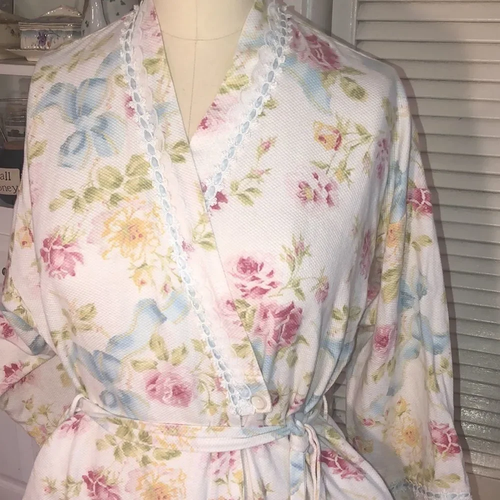 Christian Dior Vintage 1980s Floral Robe 2 Pockets Modesty Button Lace Detail